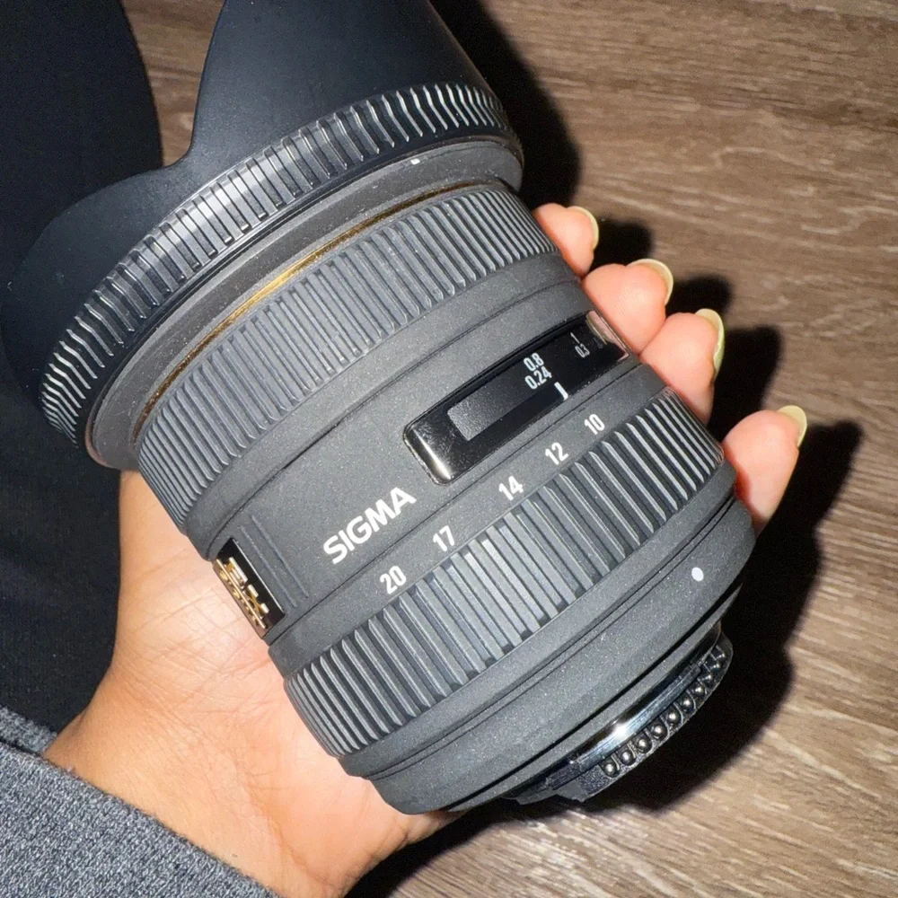Sigma Black Camera Lens (for Nikon camera) F mount DC HSM
